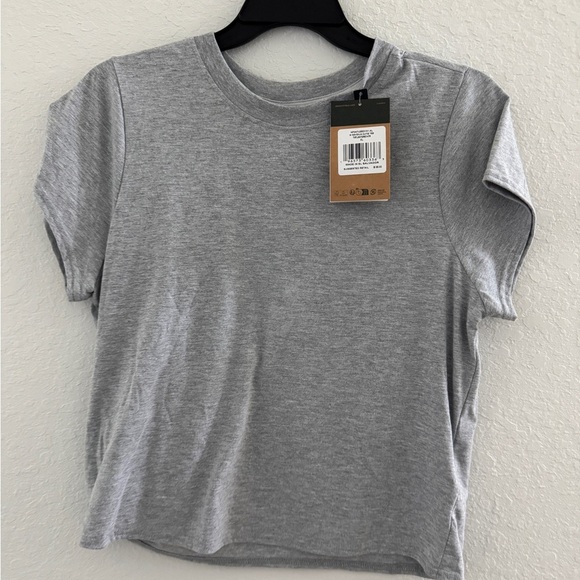 NWT The North Face
Women's Evolution Cutie Cotton T-Shirt in light gray Sz XL - Picture 3 of 7